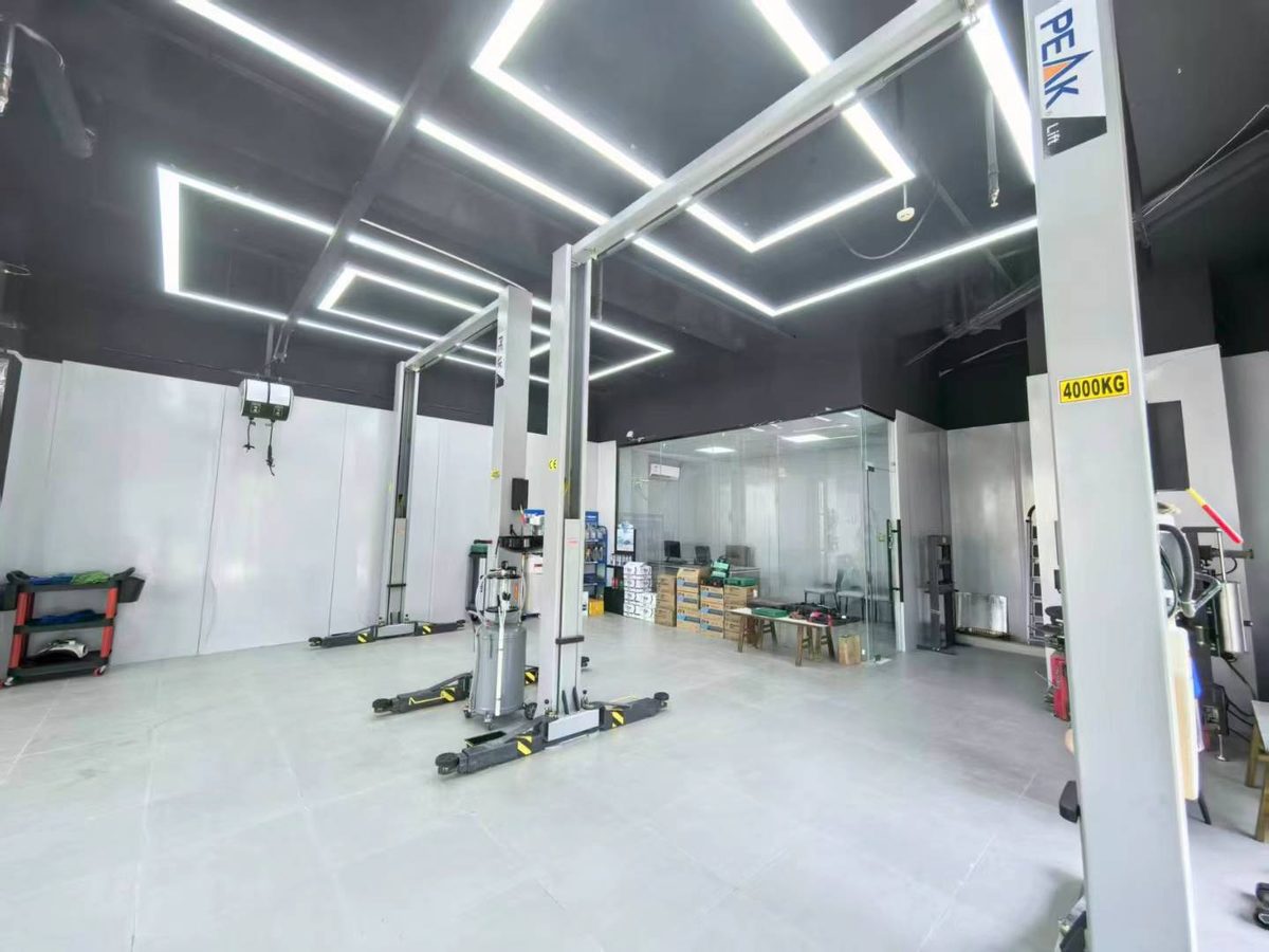 润和汽修（中央公园店）双柱举升机工位